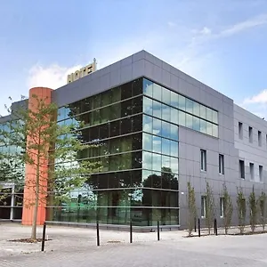 Max Hotel